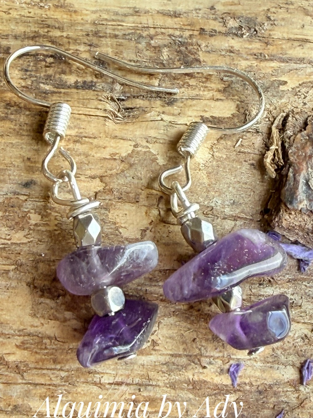 Alquimia Amethyst Chip Dangle Earrings in Purple and Silver